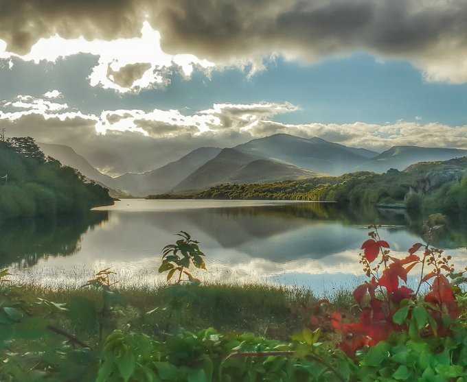  'The Mirrored Lake', Llyn Padarn, Llanberis (October 2019)